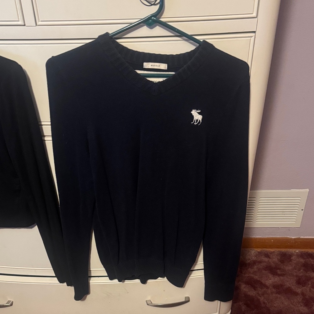 Abercrombie & Fitch Vintage Women's Navy V-Neck Sweater